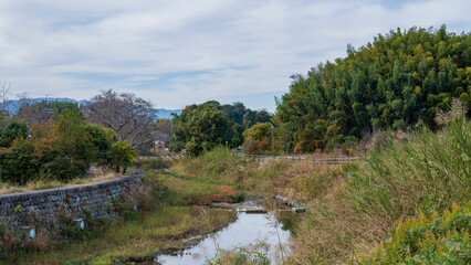 甘樫丘の麓を流れる飛鳥川／日本奈良県明日香村
