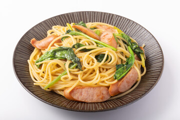 ほうれん草とウィンナーのパスタ　(バター醤油)