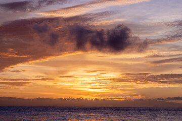 Nubes al amanecer