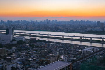 東京都江戸川区 タワーホール船堀展望室から見る夕暮れの東京