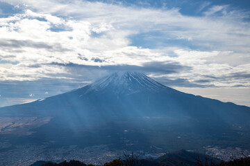 山梨県　三ツ峠山山頂から望む絶景
