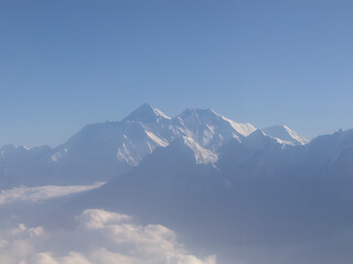 Fototapeta na wymiar Mount Everest fotografiert aus einem Flugzeug an einem wolkenlosen Tag