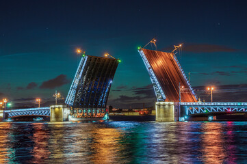 Fototapeta na wymiar Palace Bridge, The White Nights in St.-Petersburg. A famous landmark in Russia's Northern capital. Russia. summer.
