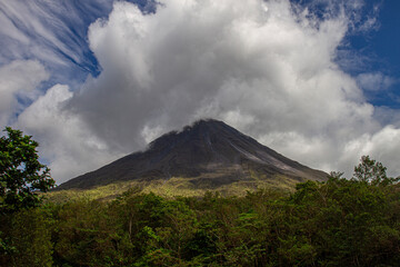 Plakat volcano and clouds