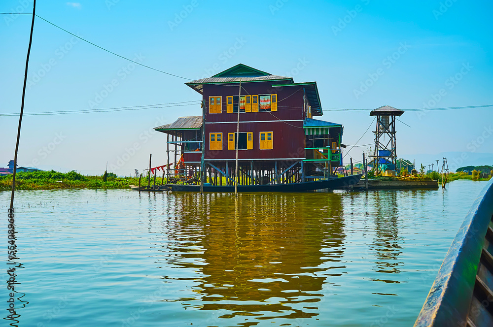 Wall mural Buildings in lake, Inpawkhon, Inle Lake, Myanmar