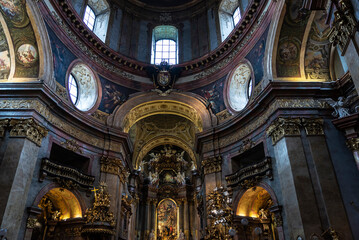Fototapeta premium Peterskirche or St. Peter Church in Vienna, Austria