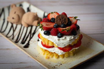 cheesecake with berries