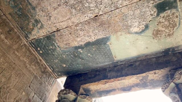 Decoraci&oacute;n del techo del templo de Edf&uacute;