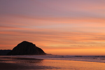 Obraz na płótnie Canvas sunset on the beach