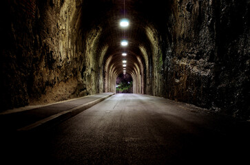 Fototapeta na wymiar le tunnel de biarritz