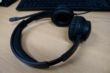Head set for listening to music through a computer or other digital device