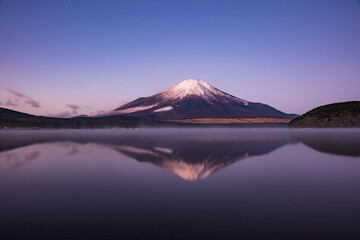 山中湖から逆さ富士