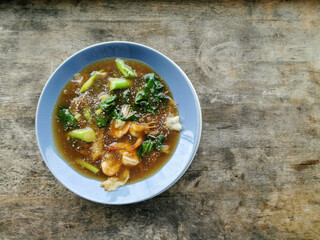 Rad na koong. Thai stir-fried rice noodle with shrimp.