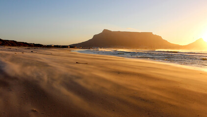 Fototapeta na wymiar Sunset Table Mountain Windswept