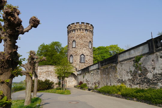 Grauer Turm Schlossgarten Schloss Engers in Bendorf