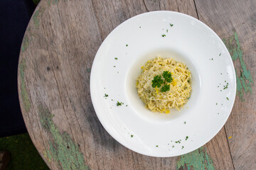 soup, food, bowl, meal, vegetable, dish, dinner, healthy, plate, lunch, cream, green, white, appetizer, vegetarian, cuisine, diet, gourmet, delicious, chicken, rice, parsley, restaurant, fresh, lemon,