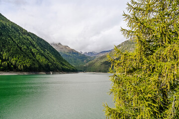 Vernagt, Stausee, Dorf, Vernago, Kirche, Schnalstal, Schnals, Bergtal, Bergstrasse, Seerundweg,...