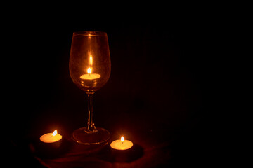 ไปที่หน้า
|1234ถัดไป
Candle in glass and surrounded by candles. Selective focus.