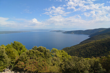 veduta panoramica costa verso localit&agrave; di beli isola di cres croazia