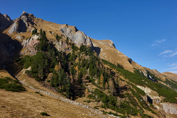 Alperschontal im Herbst.