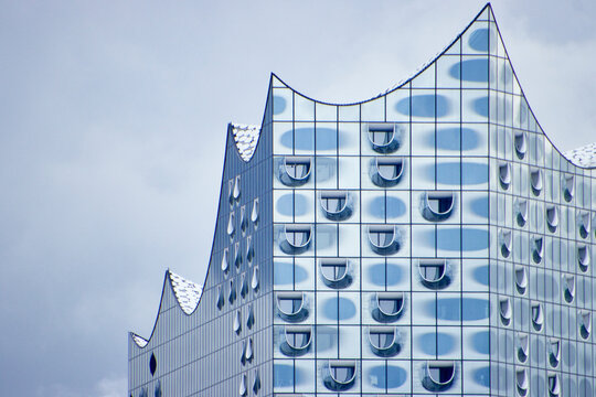 Die Elbphilharmonie, dass Wahrzeichen im Hamburger Hafen.