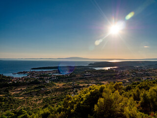 Küstenlandschaft rund um die Insel Rab in Kroatien