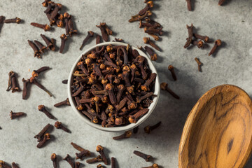 Raw Brown Organic Whole Cloves