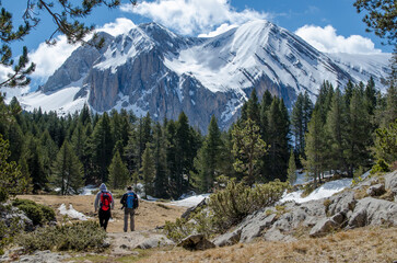 Fototapeta premium Mountaineers Hiking in an Idyllic Mountain Landscape