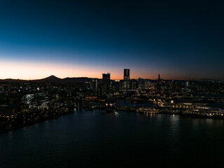 横浜 みなとみらい 夜景 空撮 全景