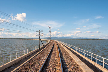 Fototapeta premium railroad crossing the river