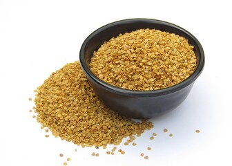 Ashwagandha seeds in a bowl 