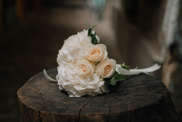 Wedding bouquet with wedding rings