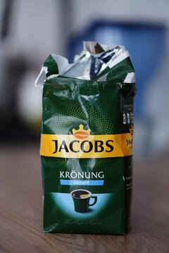 Jacobs Kroenung Decaf coffee in an opened bag. 