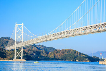 向島から見た秋の因島大橋　広島県尾道市　Innoshima Bridge in autumn seen from Mukaishima. Hiroshima Prefecture, Onomichi City.