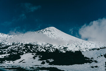 Volcán Antuco desde Lago la Laja