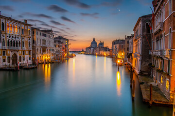 Fototapeta na wymiar Sunrise at Rialto Bridge, Venice