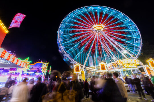 Riesenrad auf dem Jahrmarkt