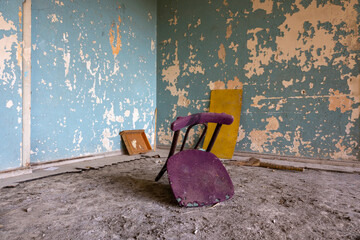 An abandoned, vibrantly colored room in a sanatorium in Eastern Europe - obrazy, fototapety, plakaty