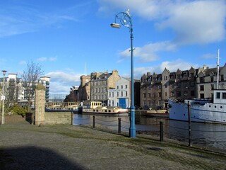 Fototapeta na wymiar Water of Leith, Leith, Edinburgh.