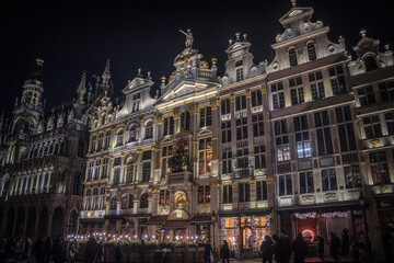 Fototapeta na wymiar Brussels Grand Place at Night with Christmas tree at night