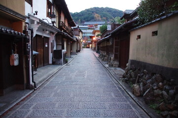 京都清水五条、早朝の町並み