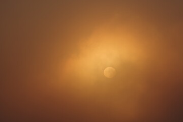 Obraz premium Landscape photo with beautiful harmony between the sun and clouds