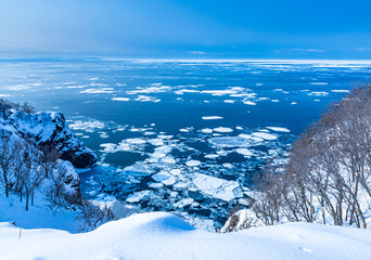 青空と流氷 © 摩訶不思議
