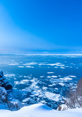 青空と流氷 © 摩訶不思議
