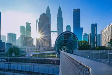 Zelfklevend Fotobehang Kuala Lumpur Kuala Lumpur Skyline with Saloma Bridge and Sunbeam 2 
