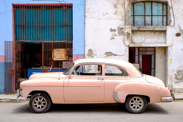 Pink car in Havana