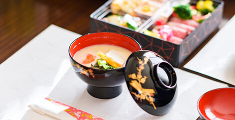 お雑煮 は お正月 の 朝食 の 定番料理 の一つ　【 正月 の イメージ 】