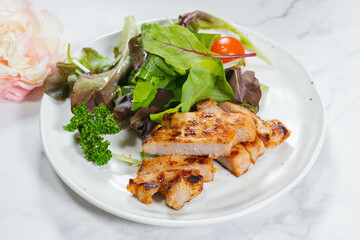 焼いた豚肉の味噌漬け　