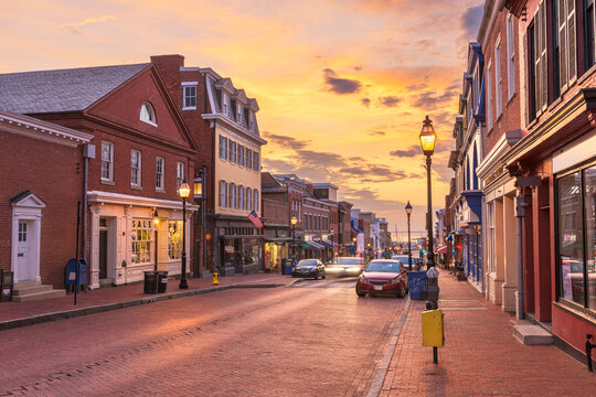 Annapolis, Maryland, USA downtown cityscape on Main Street - Powered by Adobe