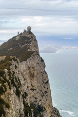 Fototapeta na wymiar Great peak of the Gibraltar peninsula off the Spanish coast on a cloudy and cold day.